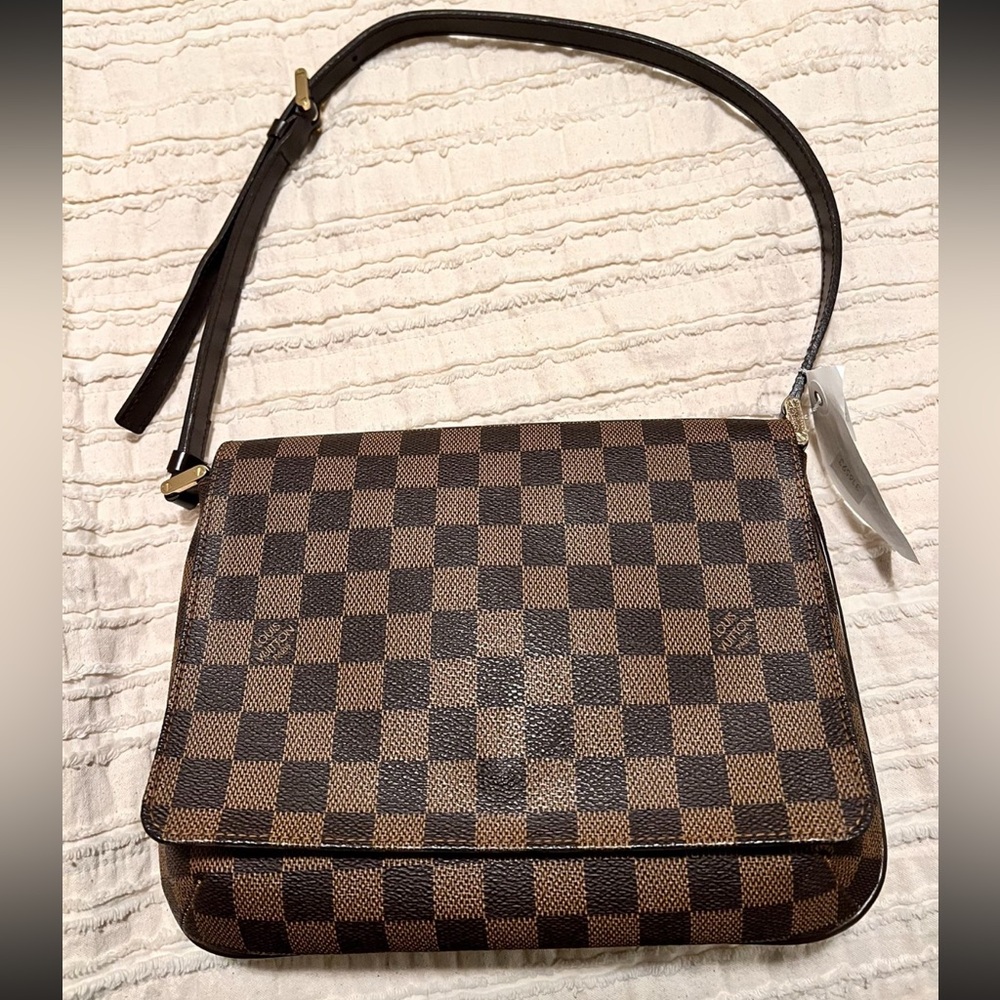 Louis Vuitton Musette Tango - Picture 5 of 11